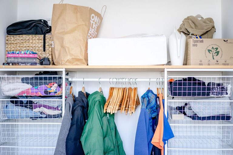 How to Store Seasonal Clothes Efficiently: Easy Tips and Tricks